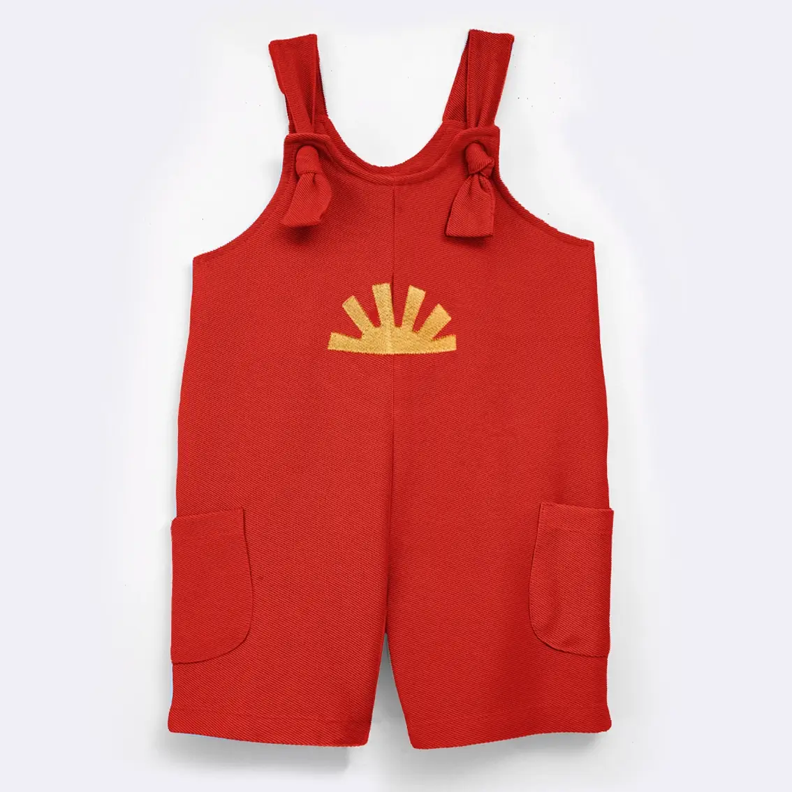 Jardineira Vermelha Bordado Sol